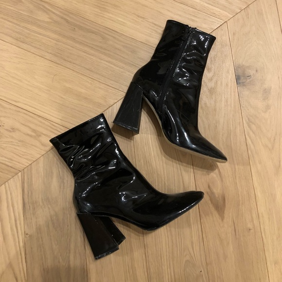 BOOHOO Black Patent Heeled Boots (fits like an 8) - Picture 3 of 6